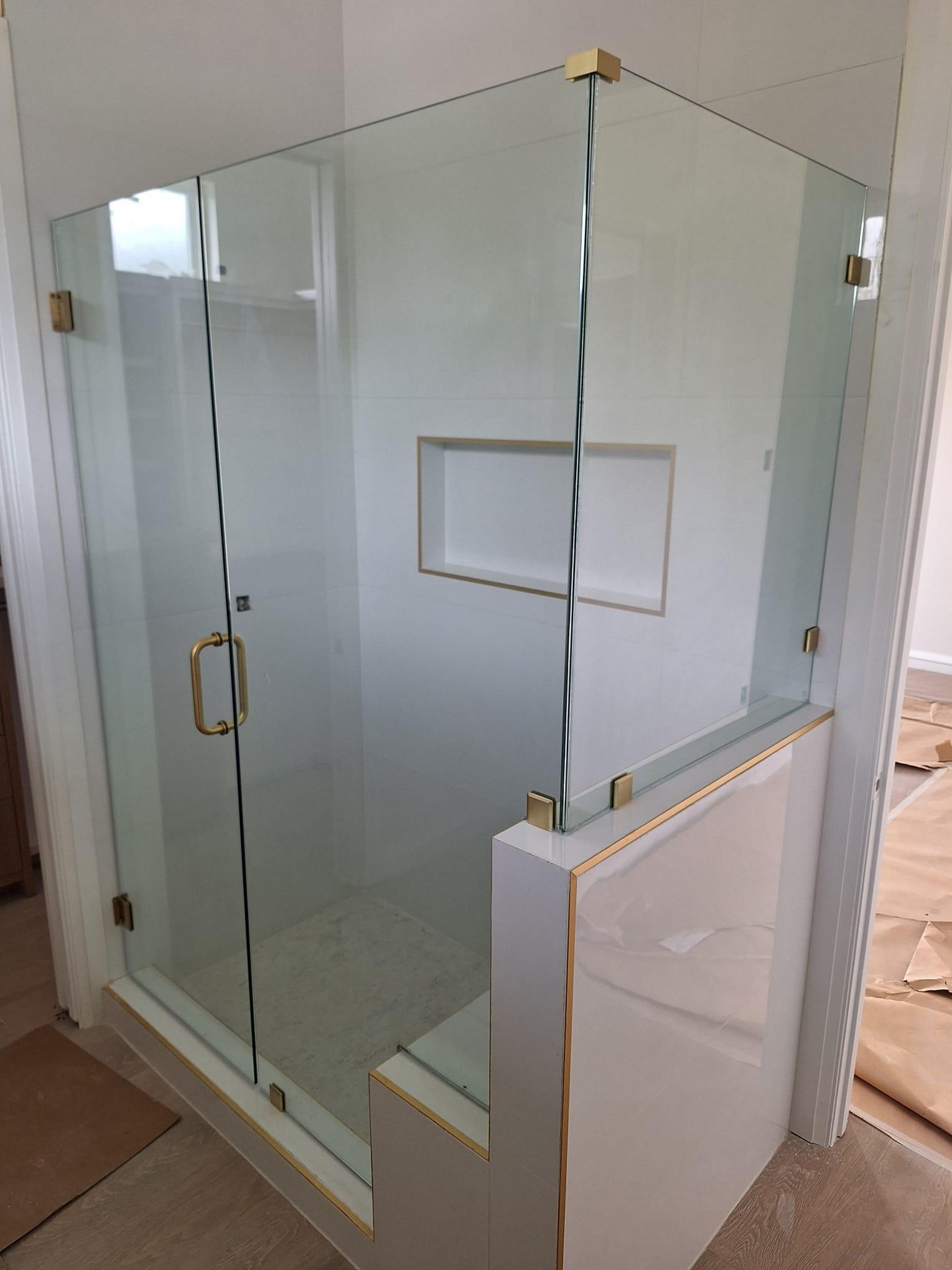 Bathroom shower enclosure